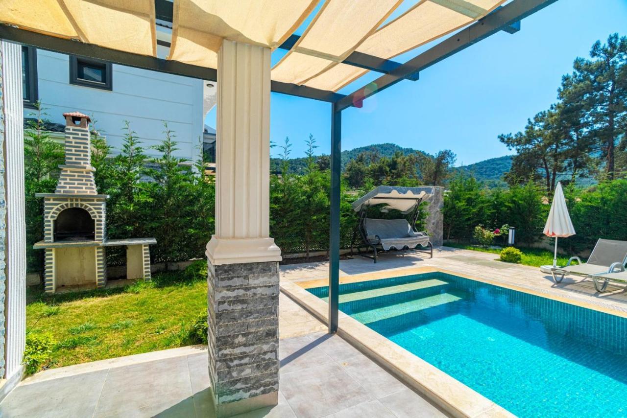 4 Bedroom Holiday Villa In Hisaroenue Oeluedeniz- Gold Rose Fethiye Exterior photo