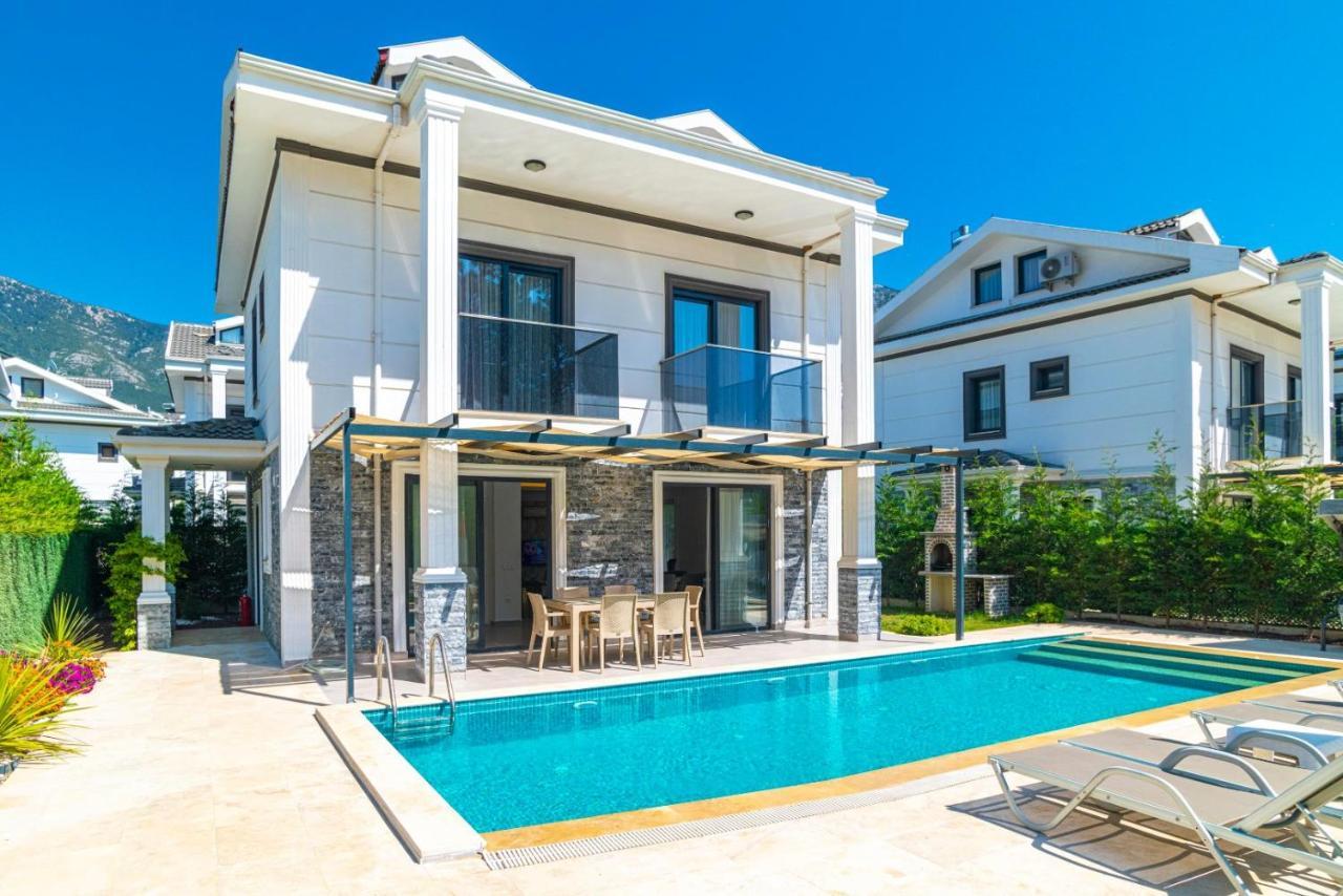 4 Bedroom Holiday Villa In Hisaroenue Oeluedeniz- Gold Rose Fethiye Exterior photo