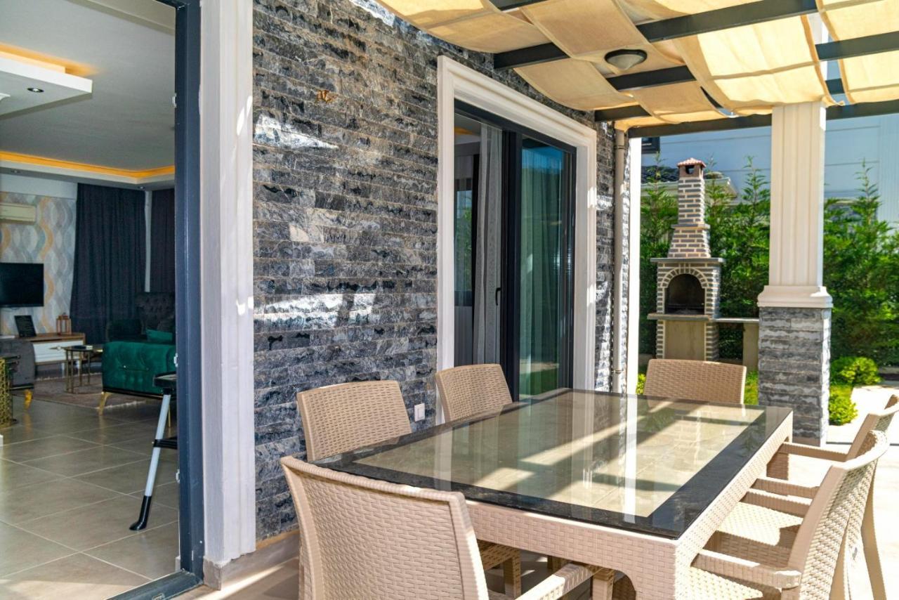 4 Bedroom Holiday Villa In Hisaroenue Oeluedeniz- Gold Rose Fethiye Exterior photo