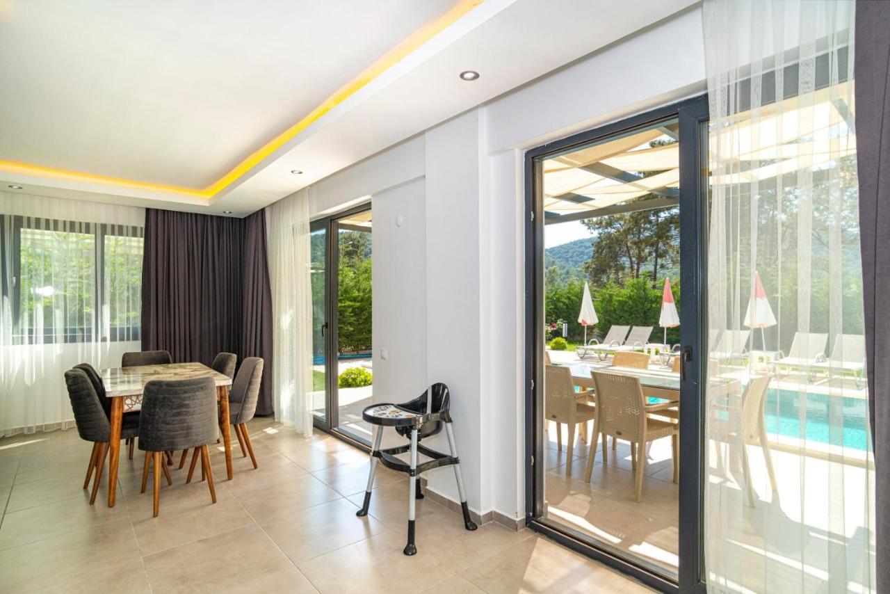 4 Bedroom Holiday Villa In Hisaroenue Oeluedeniz- Gold Rose Fethiye Exterior photo