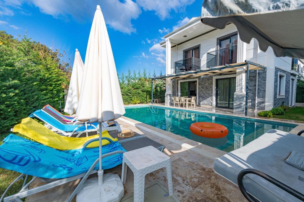 4 Bedroom Holiday Villa In Hisaroenue Oeluedeniz- Gold Rose Fethiye Exterior photo