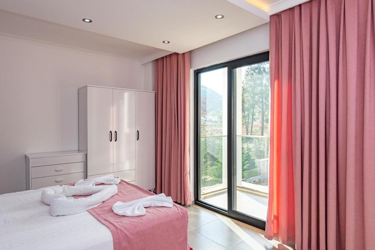 4 Bedroom Holiday Villa In Hisaroenue Oeluedeniz- Gold Rose Fethiye Exterior photo