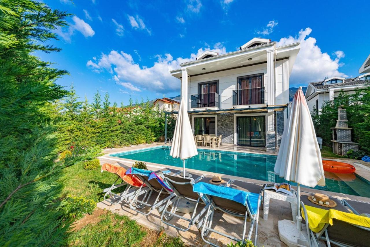 4 Bedroom Holiday Villa In Hisaroenue Oeluedeniz- Gold Rose Fethiye Exterior photo
