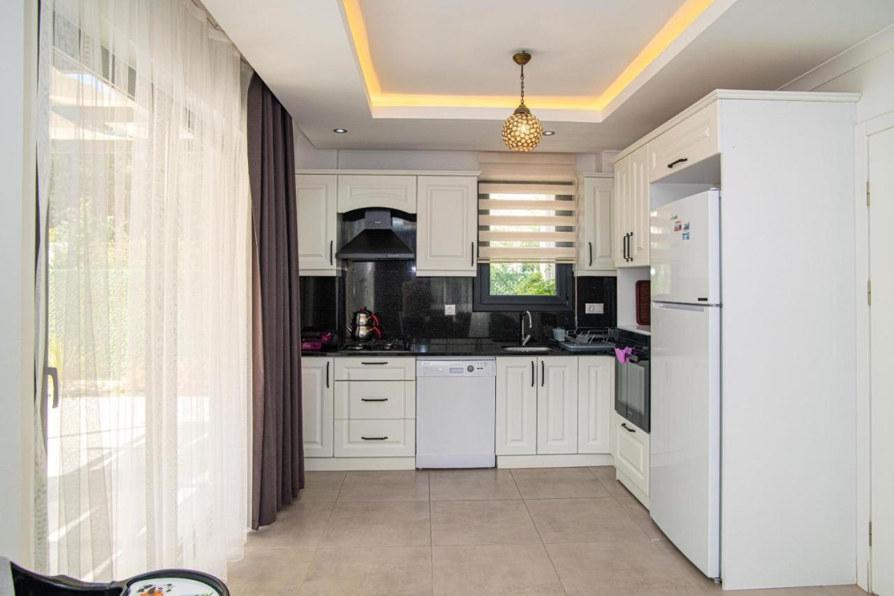 4 Bedroom Holiday Villa In Hisaroenue Oeluedeniz- Gold Rose Fethiye Exterior photo